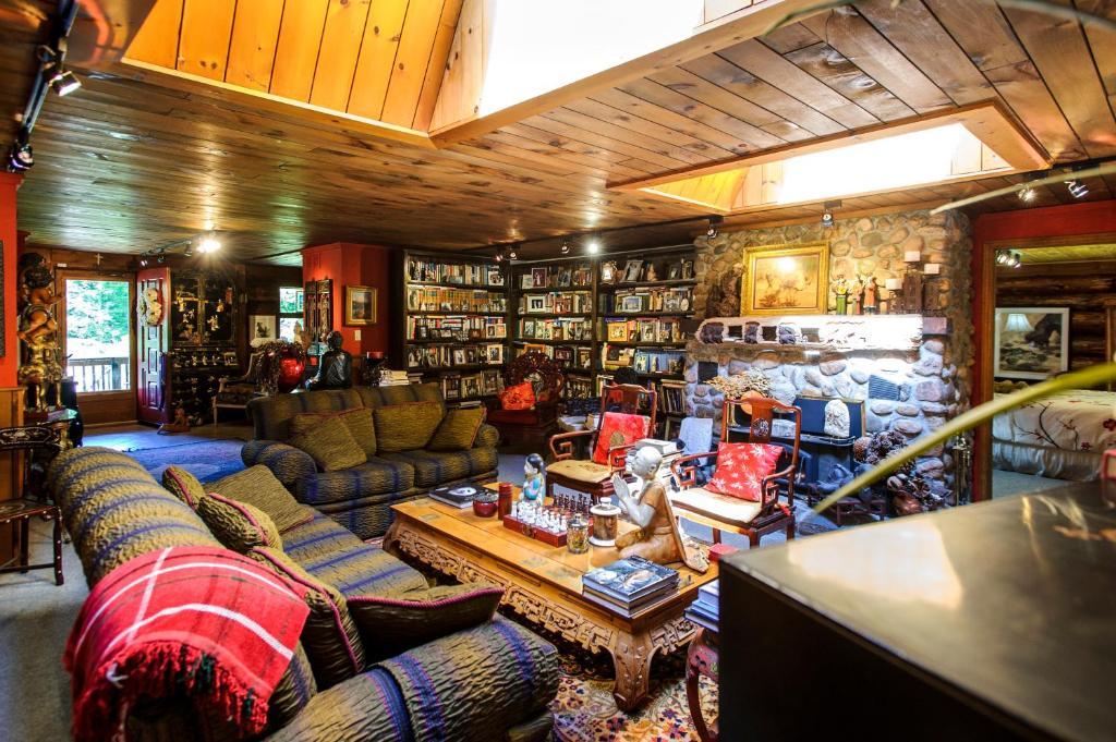Shambhala Bed And Breakfast Buckhorn 외부 사진