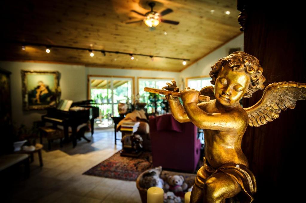 Shambhala Bed And Breakfast Buckhorn 외부 사진